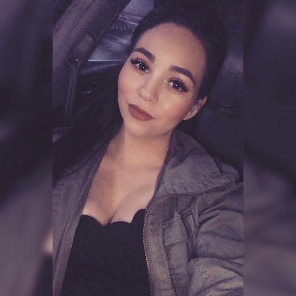 Meet your Posher, Mercedes